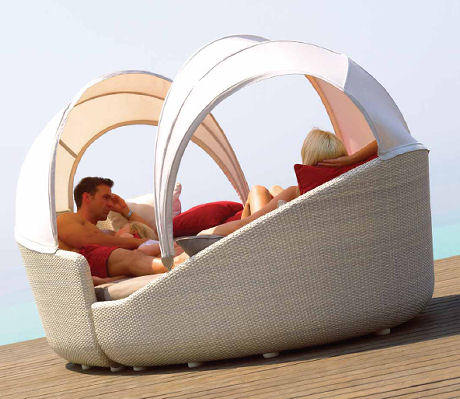 contemporary-outdoor-furniture